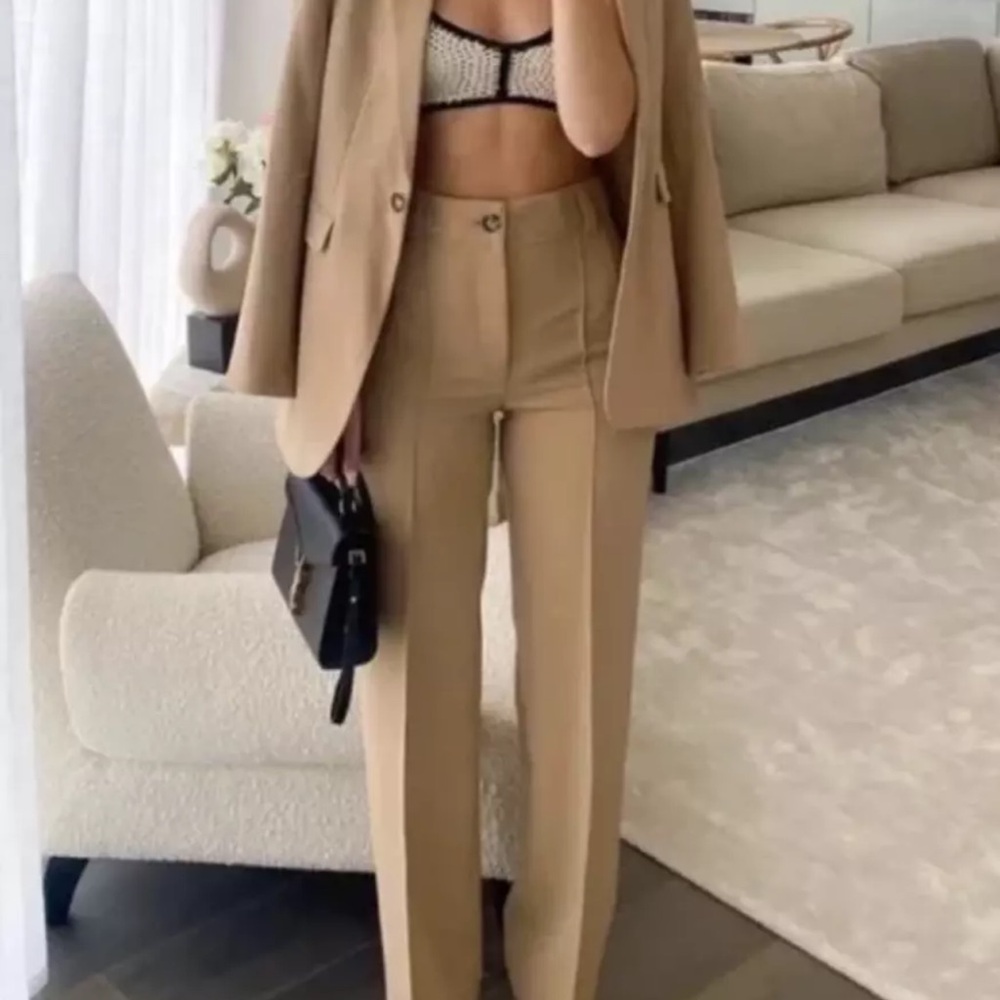 NWT Zara High Waisted Straight Leg Pants Size Large Camel Khaki